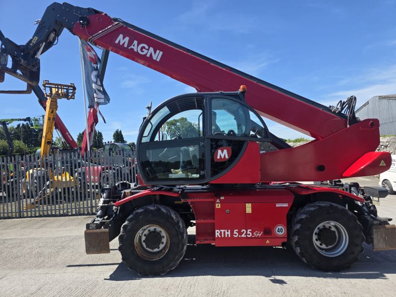 Magni RTH 8.51 – The Tallest Rotating Telescopic Handler in the World