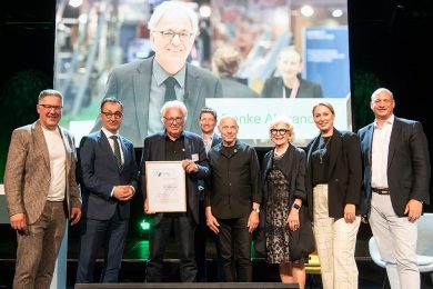 260707-dgnb-pressebild-ehrenpraesident-rudolphi-quelle-dgnb