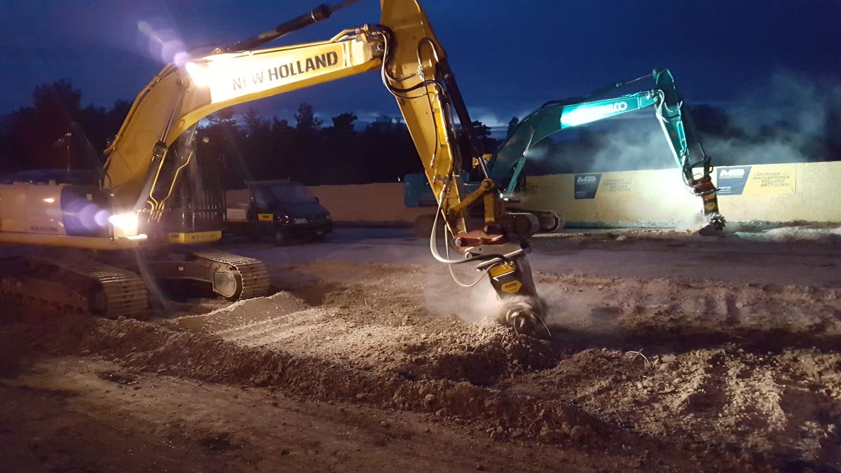 PROJECTS CARRIED OUT ON BRIDGES AND BUSY ROADS