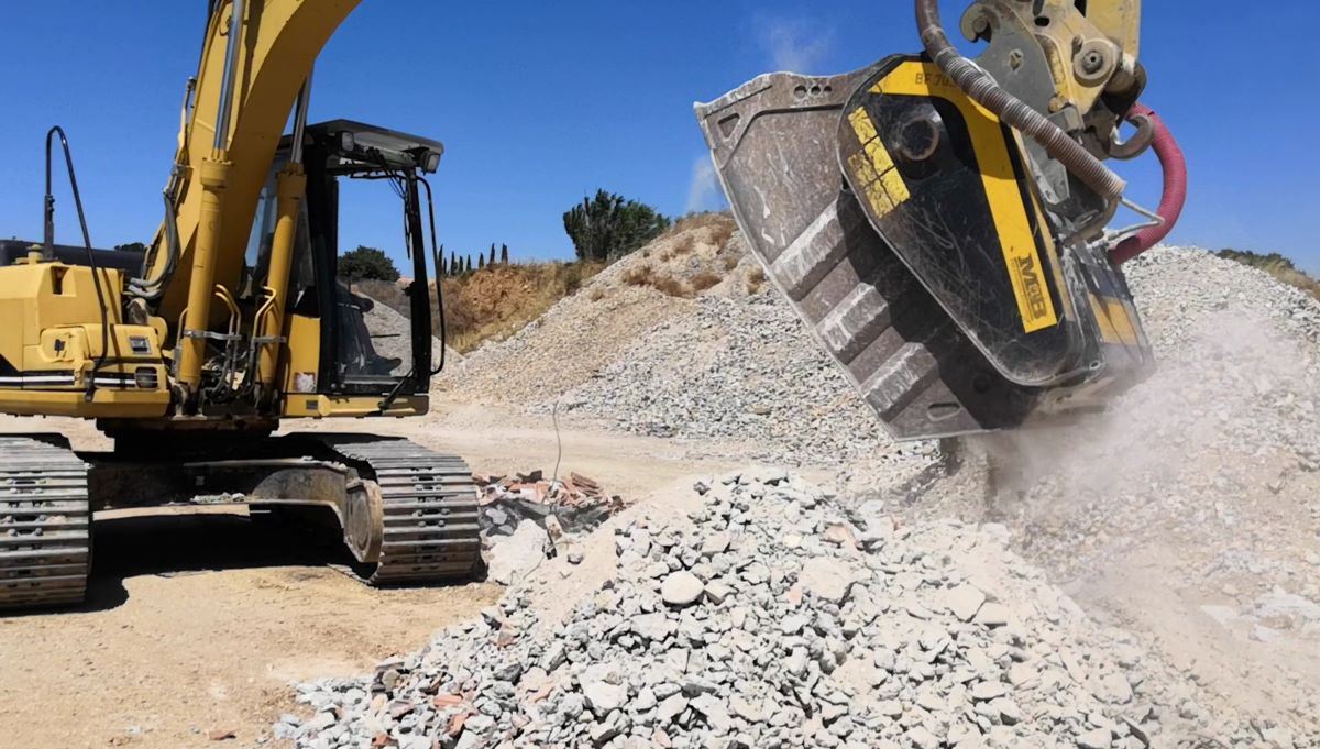THE WINNING SOLUTIONS THAT MAKE A PROFIT. RECYCLING DEMOLITION WASTE MATERIAL AND EARTH FROM EXCAVATION WORK