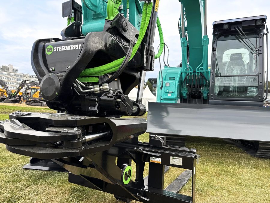 Steelwrist presents new XTR tiltrotator models and introduces patented SuperProp hydraulics at Svenska Maskinmässan