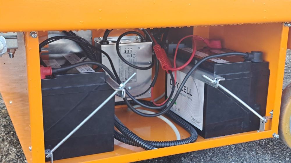 Axolift chooses Discover Dry Cell AGM Batteries for its low-level Access Platform