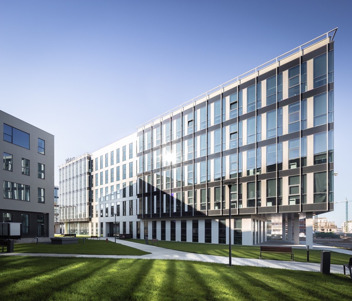 Alukönigstahl Romania furnizeaza pentru Coresi Business Campus sisteme pentru ferestre si pereti cortina din aluminiu
