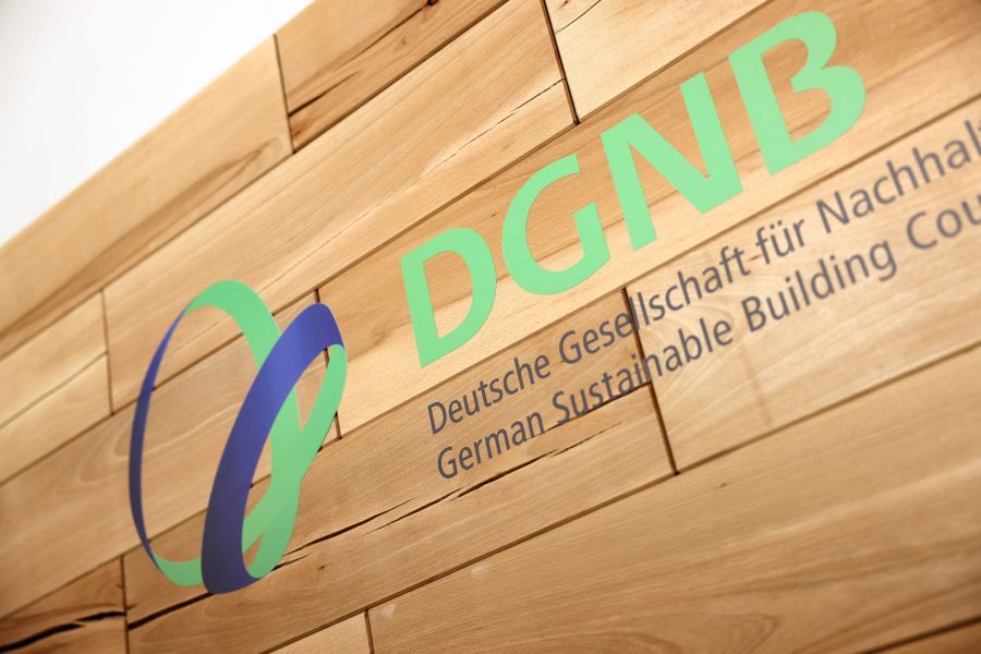DGNB entwickelt Gebäuderessourcenpass und startet Kommentierung