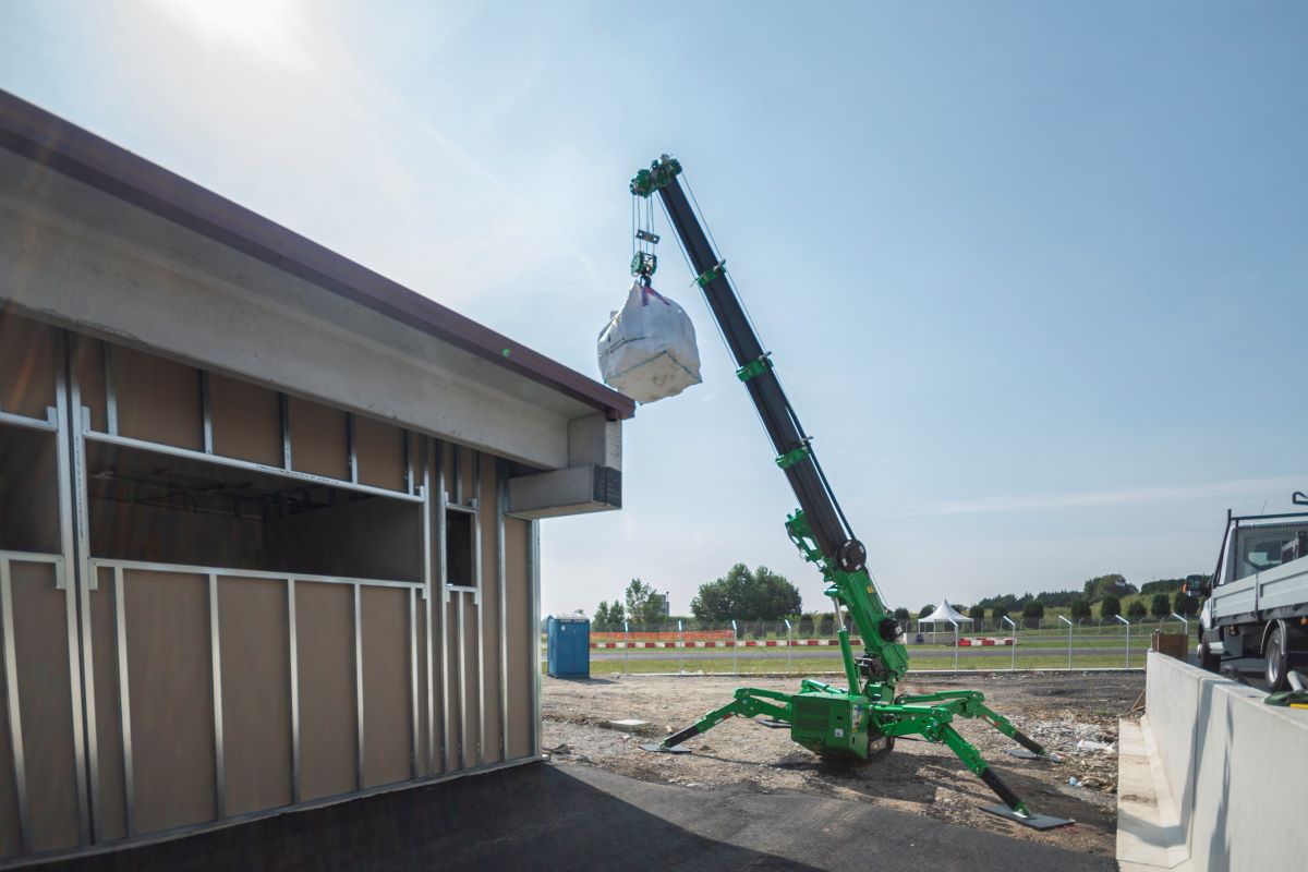 Palazzani presents the new Palcrane range: the best for lifting loads at height wherever you are