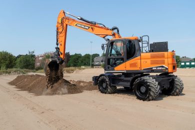 Develon-DX160WE_Harderwijk_©photoLucHilderson_D607801_20250702_red