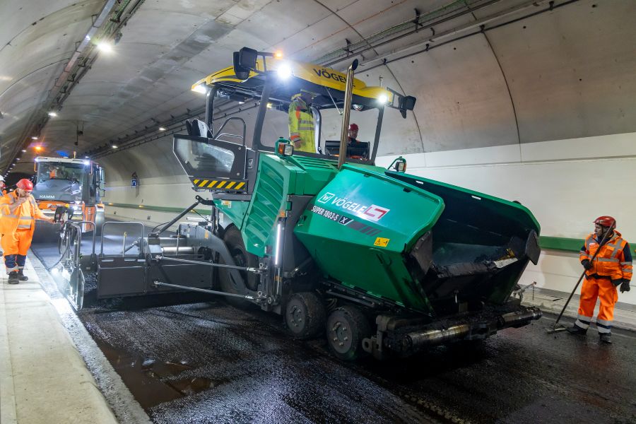 Vögele │ New Wheeled Paver Delivers Impressive Performance in the Mont Blanc Tunnel