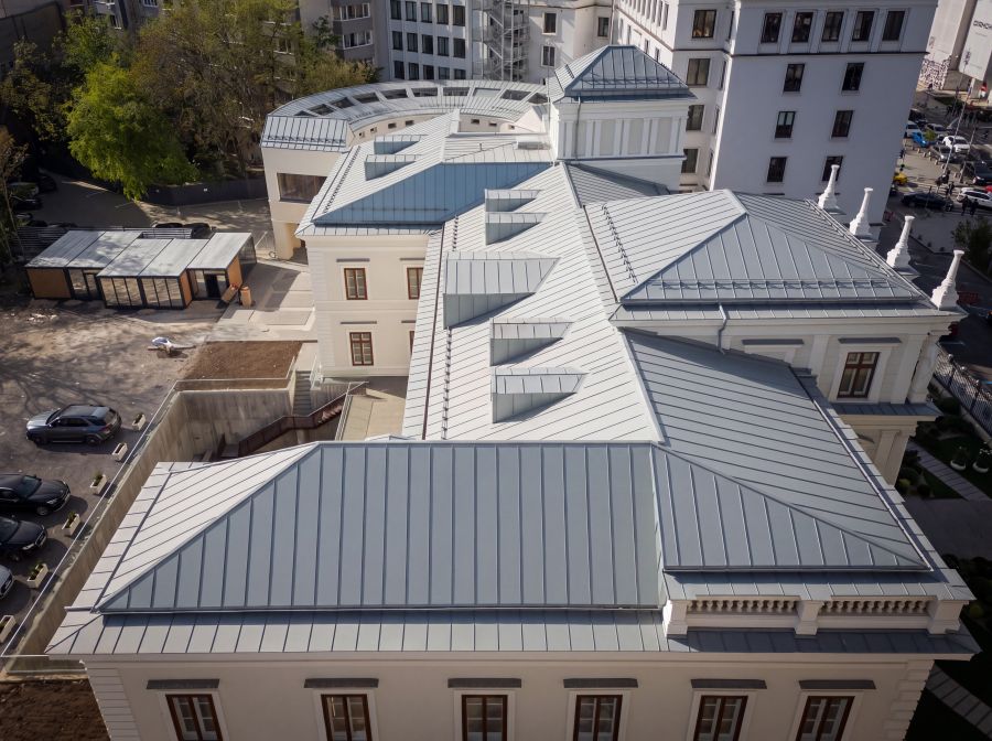 METIGLA a livrat 1.200 mp de acoperis din Titan Zinc pentru restaurarea Palatului Stirbei din Bucuresti