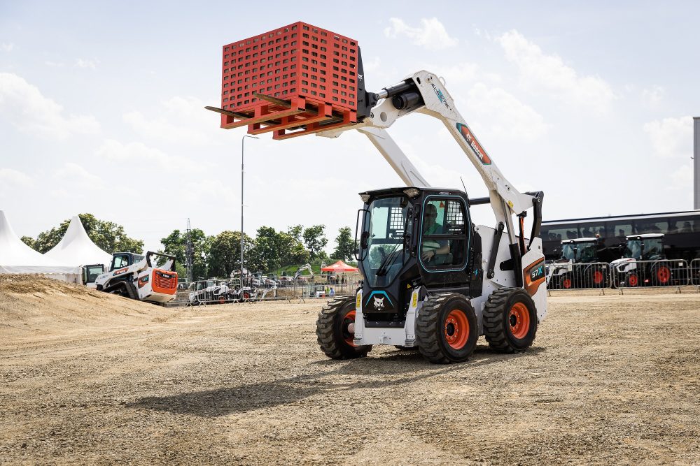 Bobcat Reveals Three New Loader Concepts at Demo Days 
