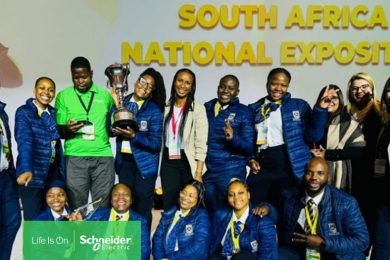 Schneider Electric si Fundatia Schneider Electric – parteneriat cu Enactus pentru educatia tinerilor si antreprenoriat