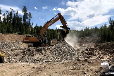 Testimonial_BSLM_BF120.4_Case CX350D_USA_Excavation_Granite (2)