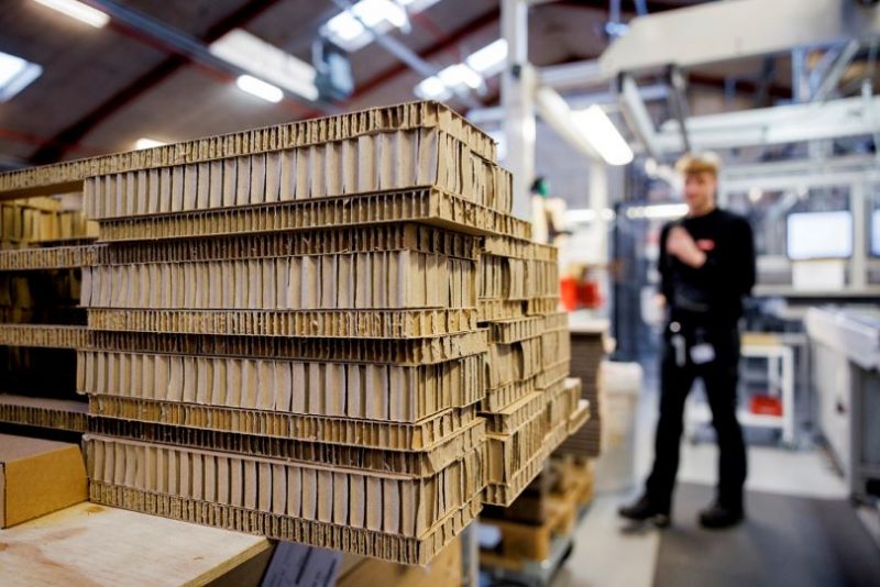 Grupul VELUX renunta aproape in totalitate la plasticul din ambalajele ferestrelor de mansarda