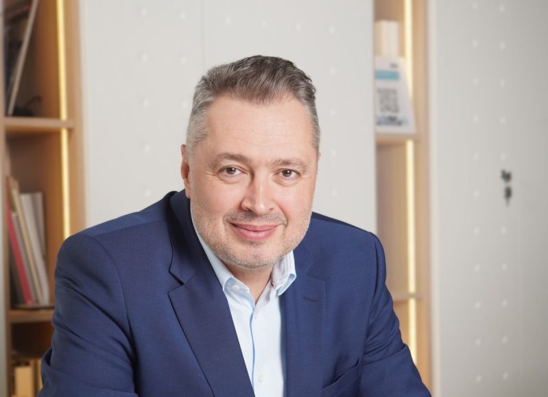 Victor-Cosconel-_Colliers-Romania