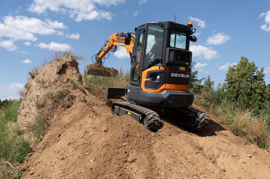 Develon Launches New Upgraded DX35Z-7 Mini Excavator