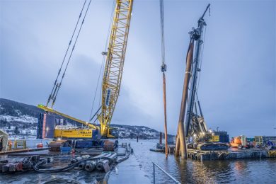 liebherr-barge_1_96dpi_w800