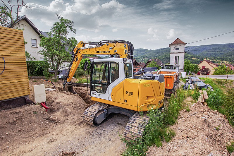 Versatile networked Liebherr R 915 Compact G8, R 917 Compact G8 and R 920 Compact G8 crawler excavators are now available