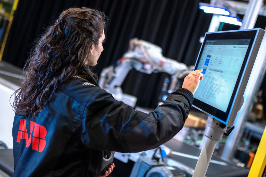 ABB and LandingAI unleash the Power of Generative AI for Robotic Vision